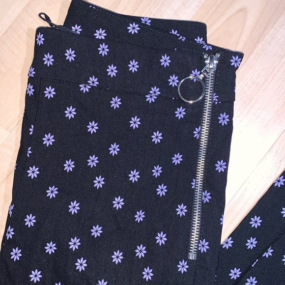 ZARA Flower Print High Waisted Stretch Pants - Picture 5 of 8